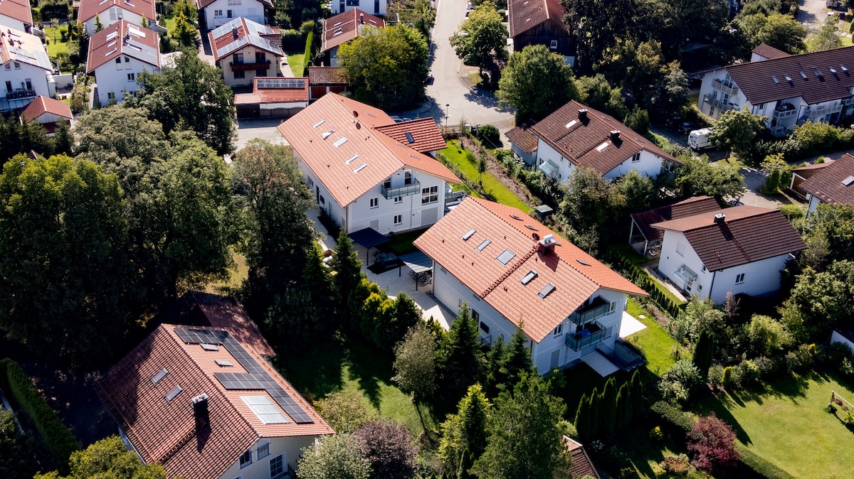 Luftbild der zwei Stadtvillen Hohenwaldstraße