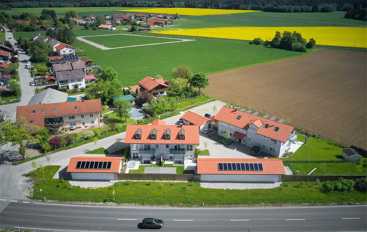 Luftbild der Häuser im Ortsbild von Dürrnhaar